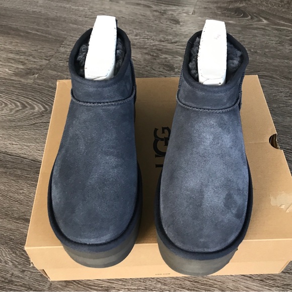 UGG CLASSIC ULTRA MINI PLATFORM BOOT